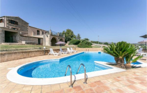 Отель Stunning home in Ragusa with Outdoor swimming pool, WiFi and 5 Bedrooms, Camemi